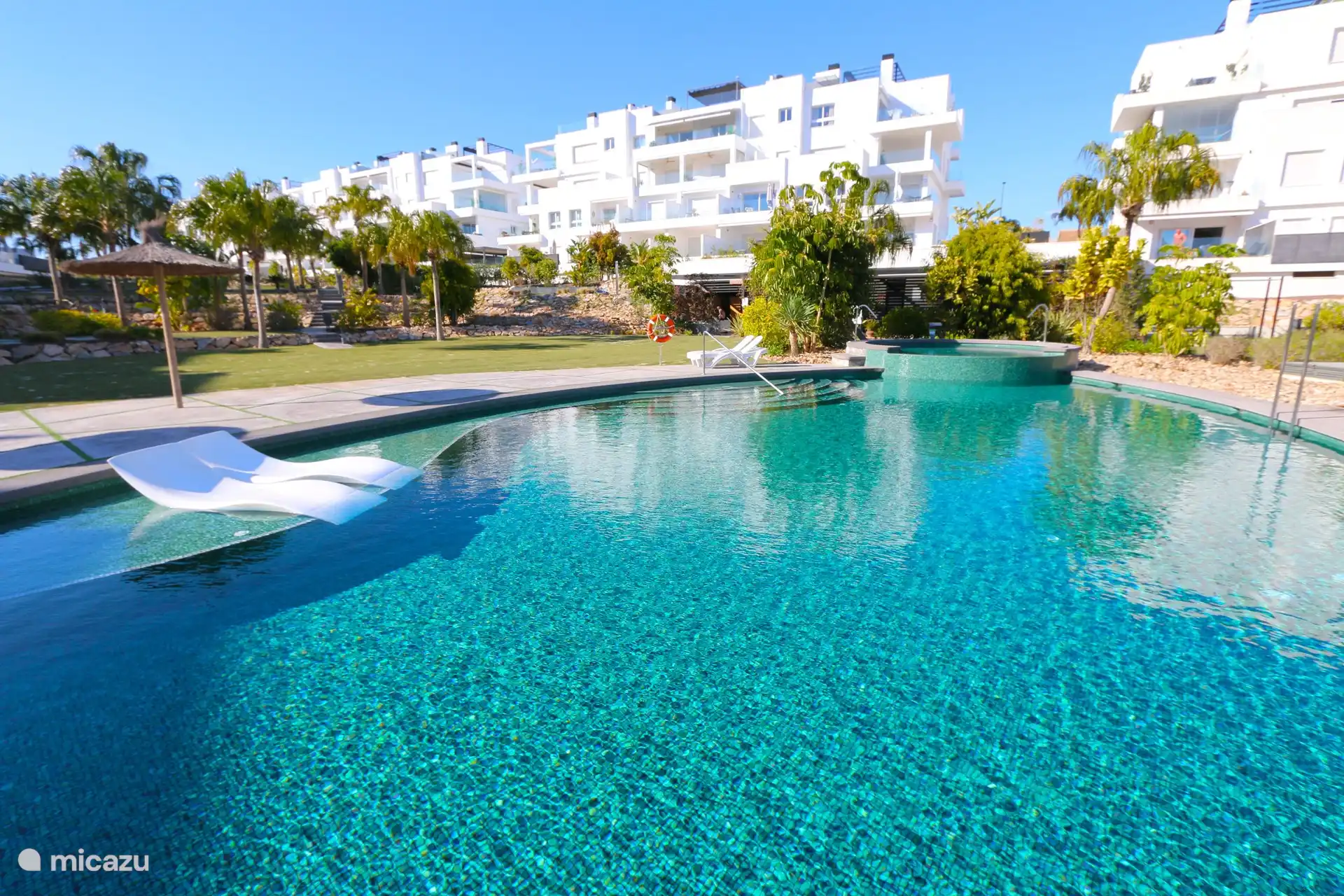 Gemeinschaftlicher Swimmingpool