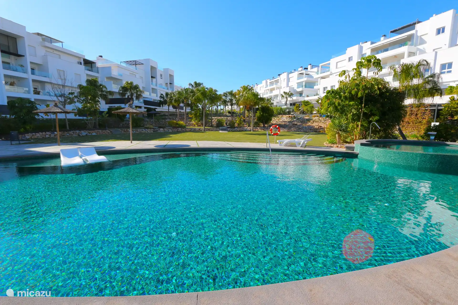 Gemeinschaftlicher Swimmingpool