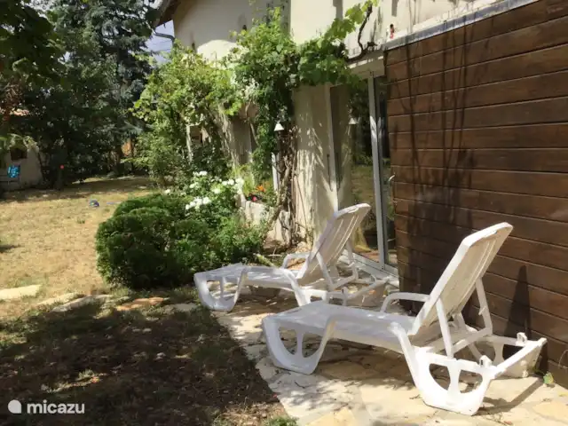 Location de Vacances France, Deux-Sèvres, Mairé-Levescault, gîte / cottage - Bienvenue Chez Nous Profiter du soleil