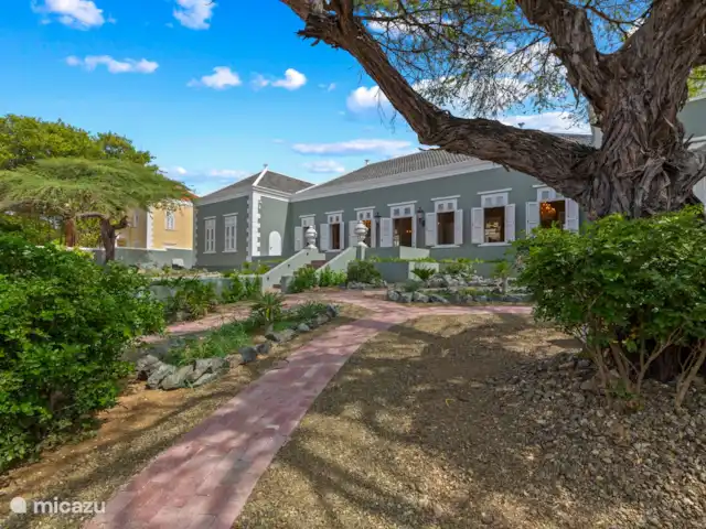 Maison de campagne Kranshi, centre Willemstad | Curaçao, Curaçao-Centre, Willemstad - manoir / château Entrée de la maison de campagne Kranshi
