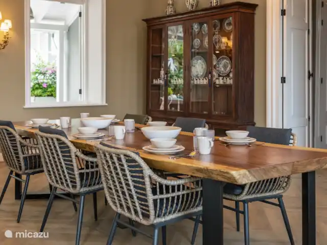 Maison de campagne Kranshi, centre Willemstad | Curaçao, Curaçao-Centre, Willemstad - manoir / château Dîner élégant à cette table à manger