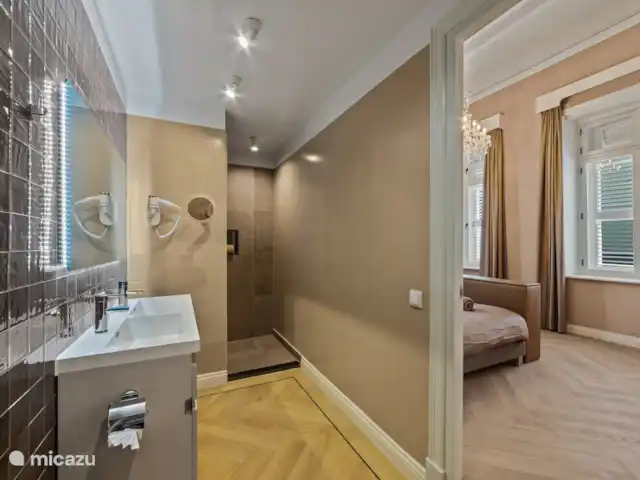 Maison de campagne Kranshi, centre Willemstad | Curaçao, Curaçao-Centre, Willemstad - manoir / château Salle de bain avec douche et WC