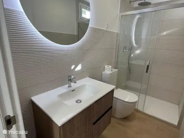 Sol en España, Costa Blanca, Albir - casa paredada Baño en suite