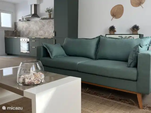 Sol en España, Costa Blanca, Albir - casa paredada salón
