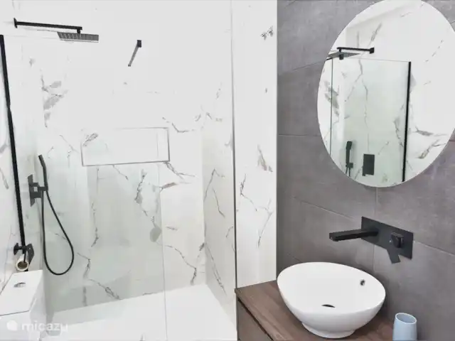 Precioso ático en el centro en España, Murcia, San Pedro del Pinatar - penthouse Cuarto de baño con ducha a ras de suelo