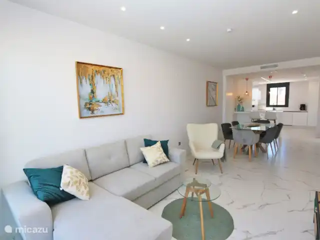 Precioso ático en el centro en España, Murcia, San Pedro del Pinatar - penthouse Sala de estar y mesa de comedor