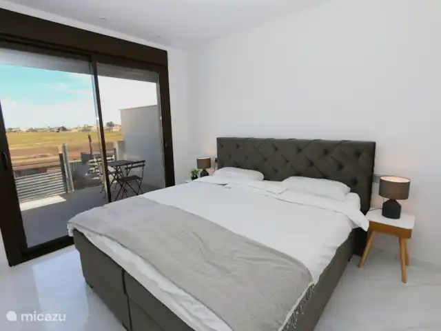 Casa familiar con piscina privada en España, Murcia, San Pedro del Pinatar - casa vacacional Dormitorio con cama doble