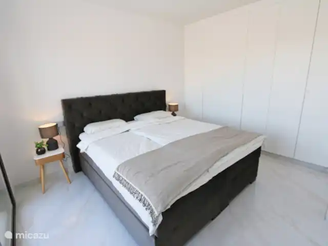 Casa familiar con piscina privada en España, Murcia, San Pedro del Pinatar - casa vacacional Dormitorio con cama doble