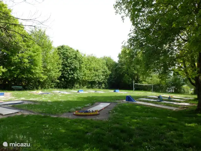Huisje Alm huren in Duitsland, Sauerland, Husen - Lichtenau - bungalow midgetgolf baan van het park