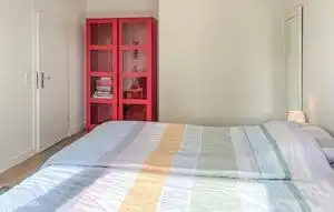 Geräumiger Kleiderschrank