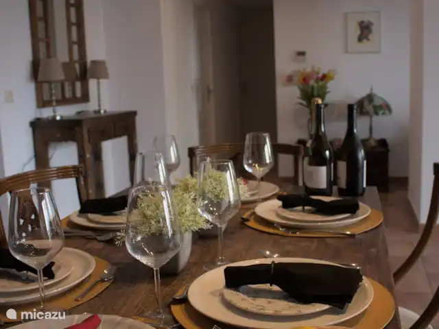 Paraíso del Mar | Espagne, Costa Tropical, La Herradura - appartement L’un des salons, vu de la table à manger.
