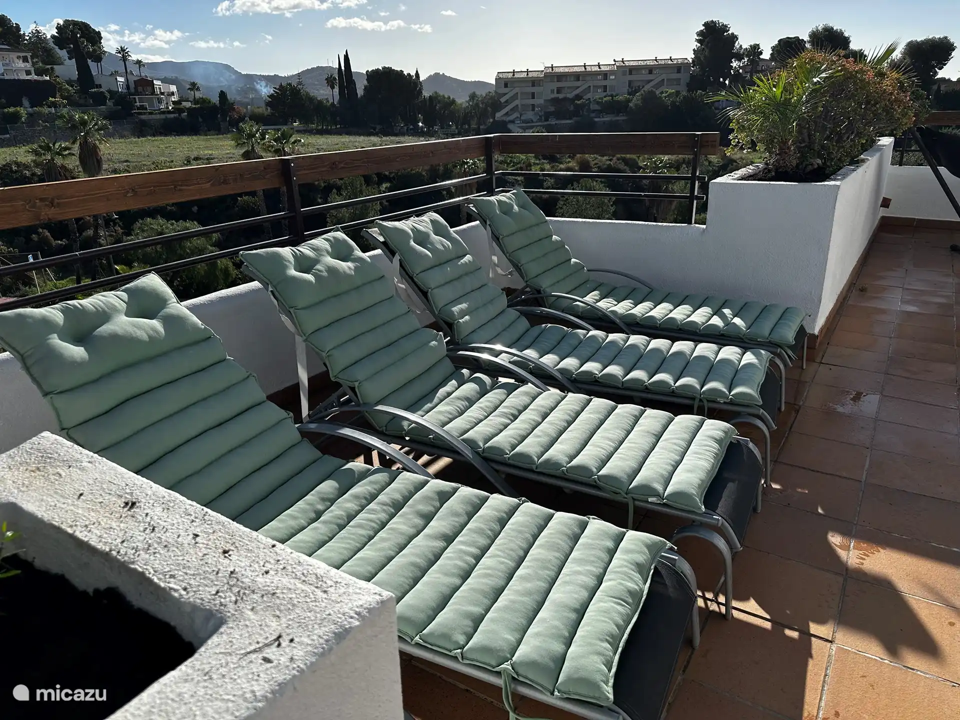 The sun loungers on the terrace of Casa P.