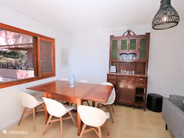 Apartamento en primera línea de playa en España, Murcia, San Pedro del Pinatar - apartamento Sala de estar y comedor