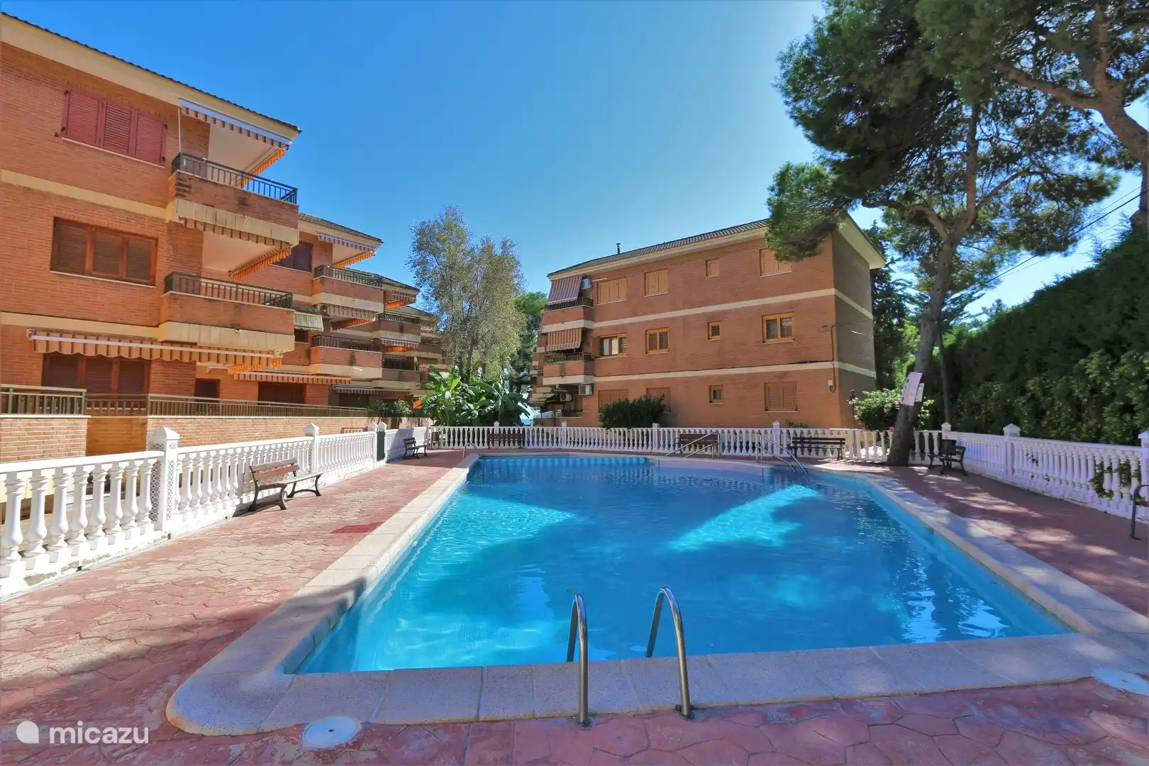 Gemeinschaftlicher Swimmingpool