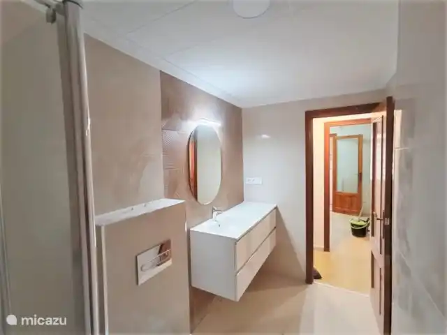Apartamento en primera línea de playa en España, Murcia, San Pedro del Pinatar - apartamento Baño