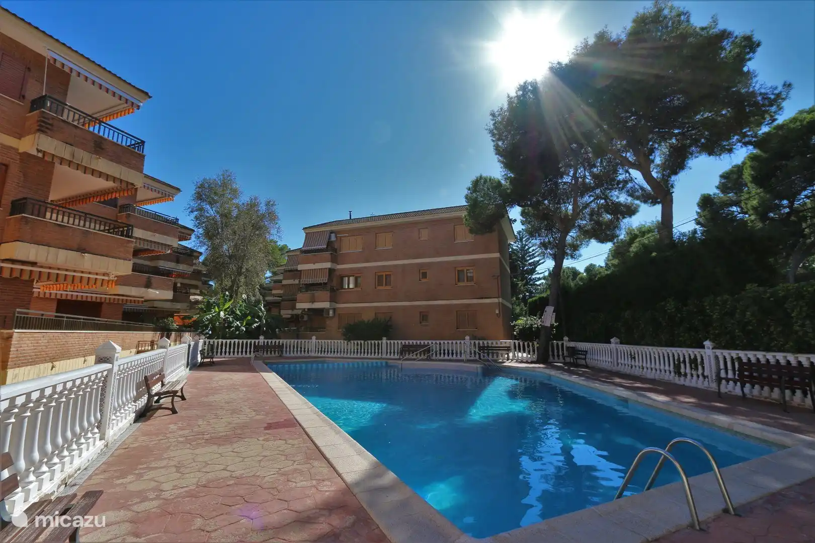 Gemeinschaftlicher Swimmingpool