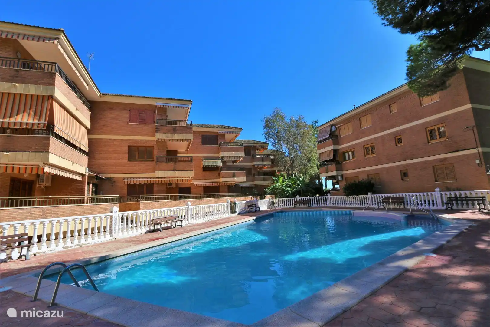 Gemeinschaftlicher Swimmingpool