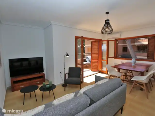 Apartamento en primera línea de playa en España, Murcia, San Pedro del Pinatar - apartamento Sala de estar y comedor