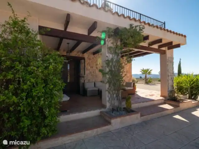 Villa Candelaria en España, Murcia, Murcia - villa La casa vista desde la terraza de la piscina
