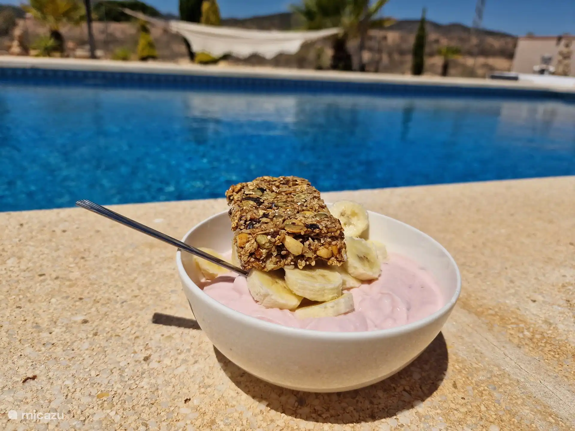 Leckeres Frühstück am Pool