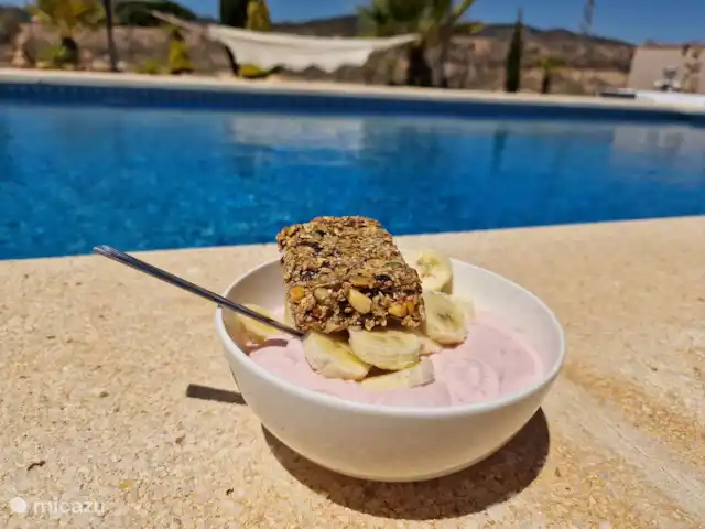 Villa Candelaria en España, Murcia, Murcia - villa Delicioso desayuno junto a la piscina