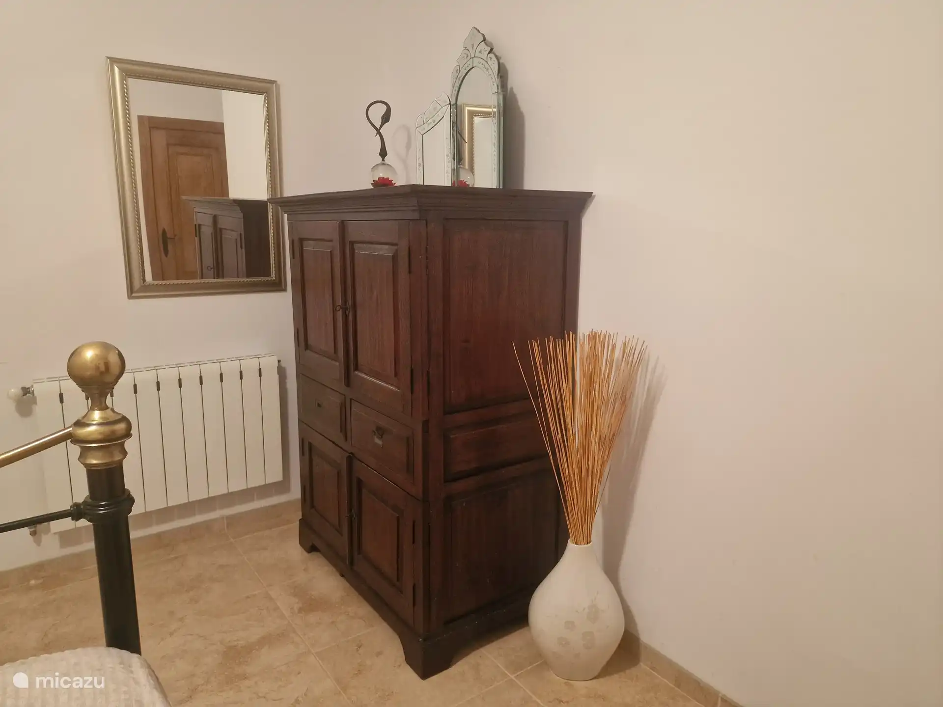 Schlafzimmer 3 mit dem Kleiderschrank