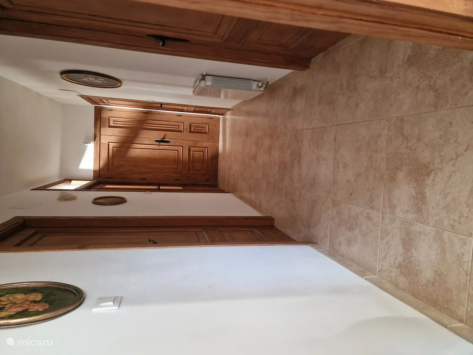 Blick durch den Flur mit den 3 Schlafzimmern