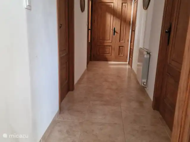Villa Candelaria en España, Murcia, Murcia - villa Vista a través del pasillo con los 3 dormitorios