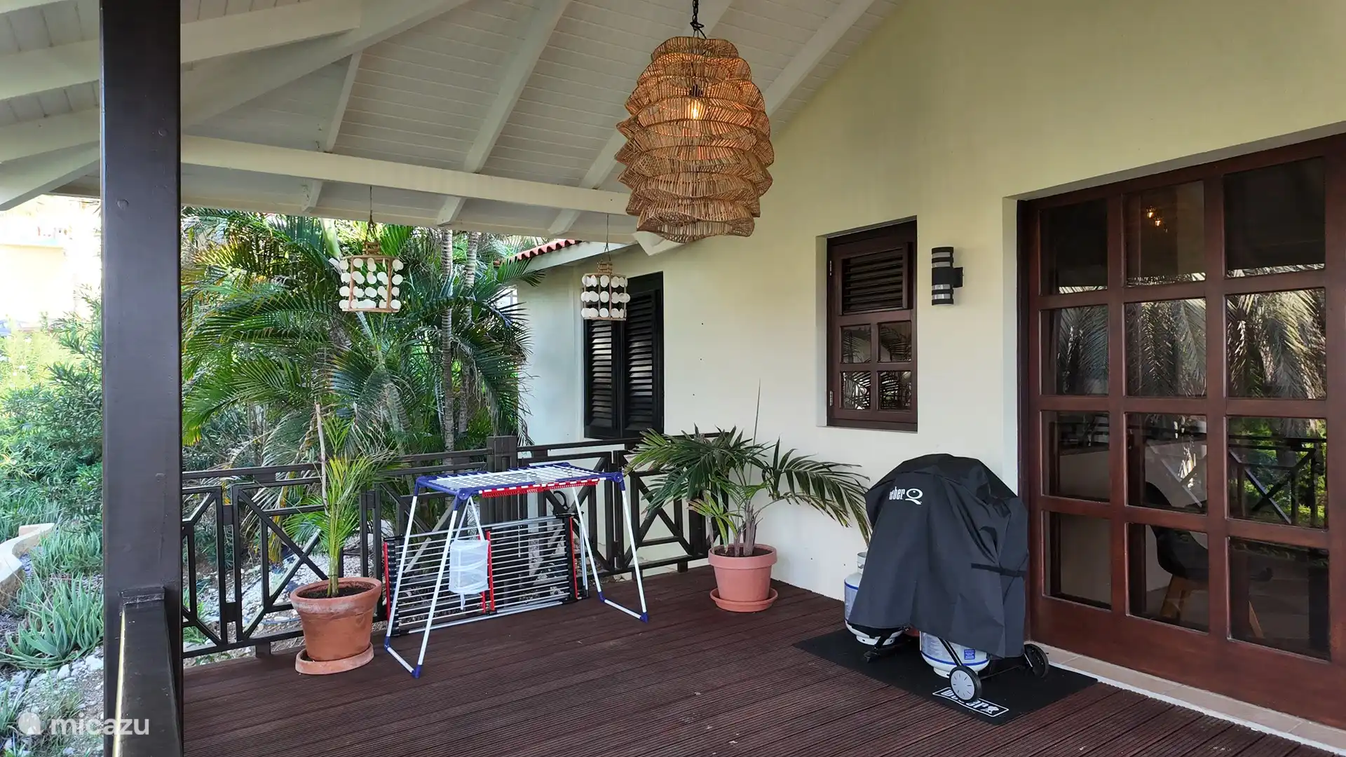 Es gibt zwei Trocknungsgestelle, die verfügbar sind