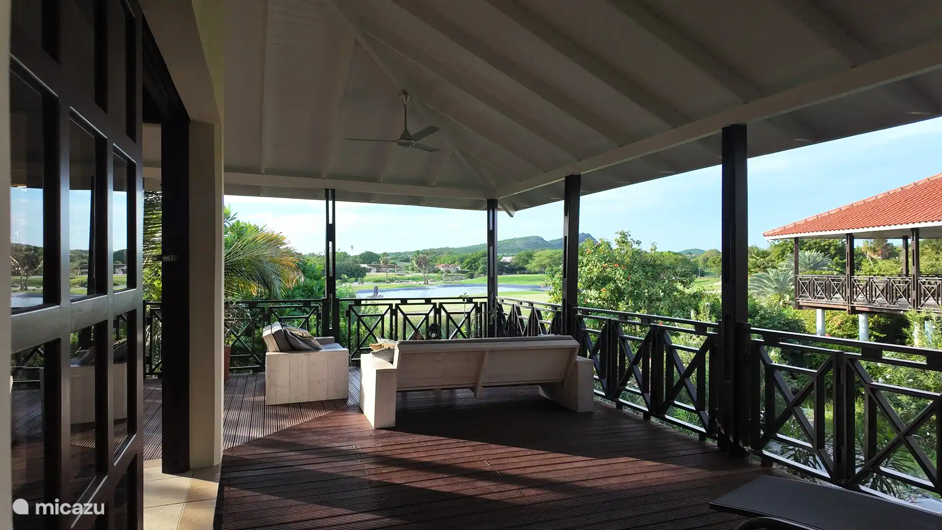 Sehr schöne Aussicht von der Terrasse.