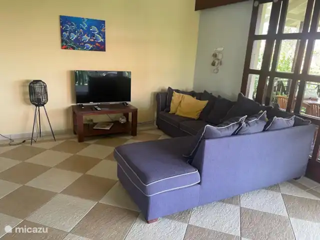villa huren in Curaçao, Curacao-Midden, Sint Michiel – Blue Bay Village: Villa Bon Bista TV met Chrome-casting functionaliteit voor live streaming