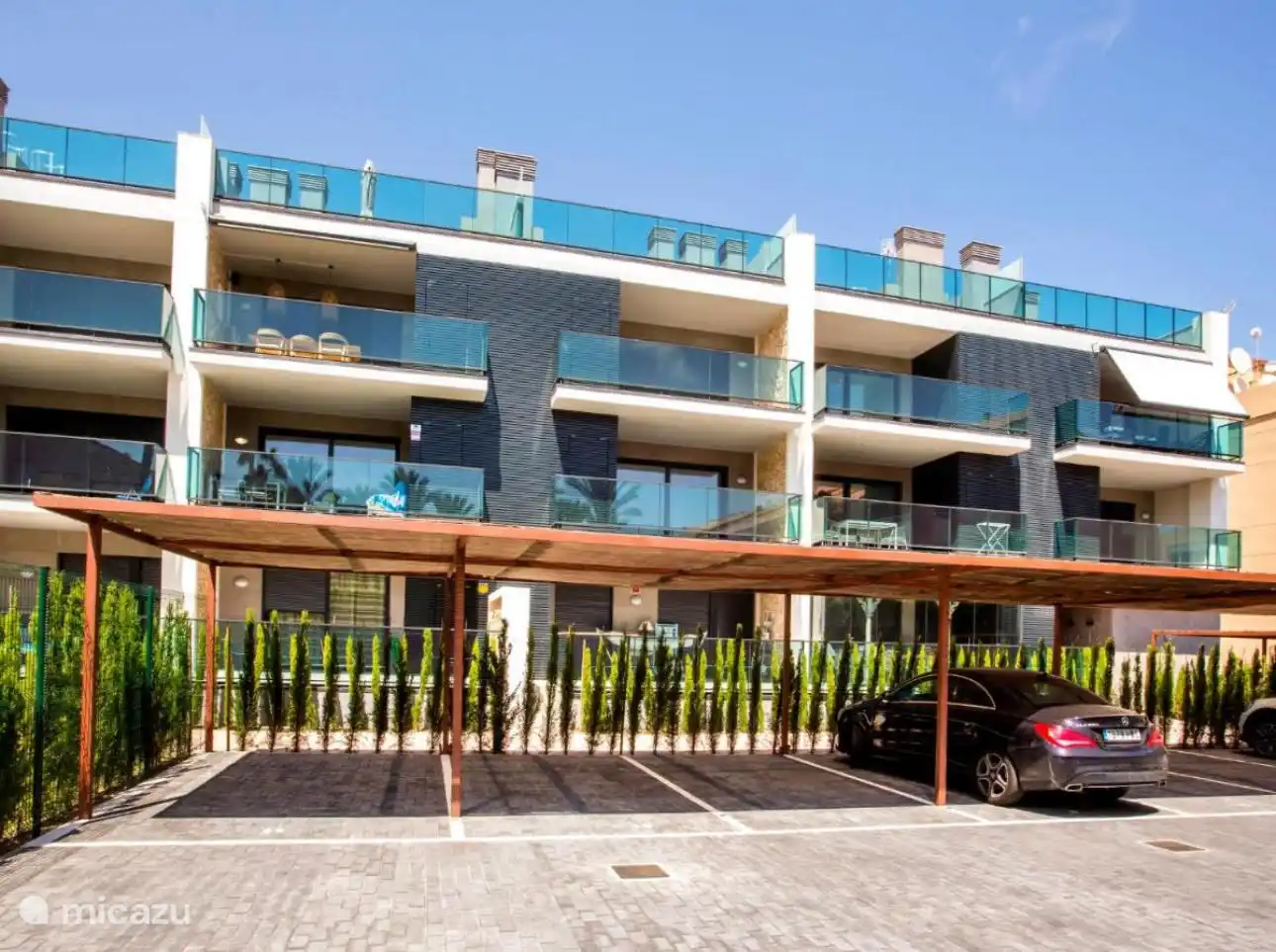 Place de parking privée sur une propriété privée