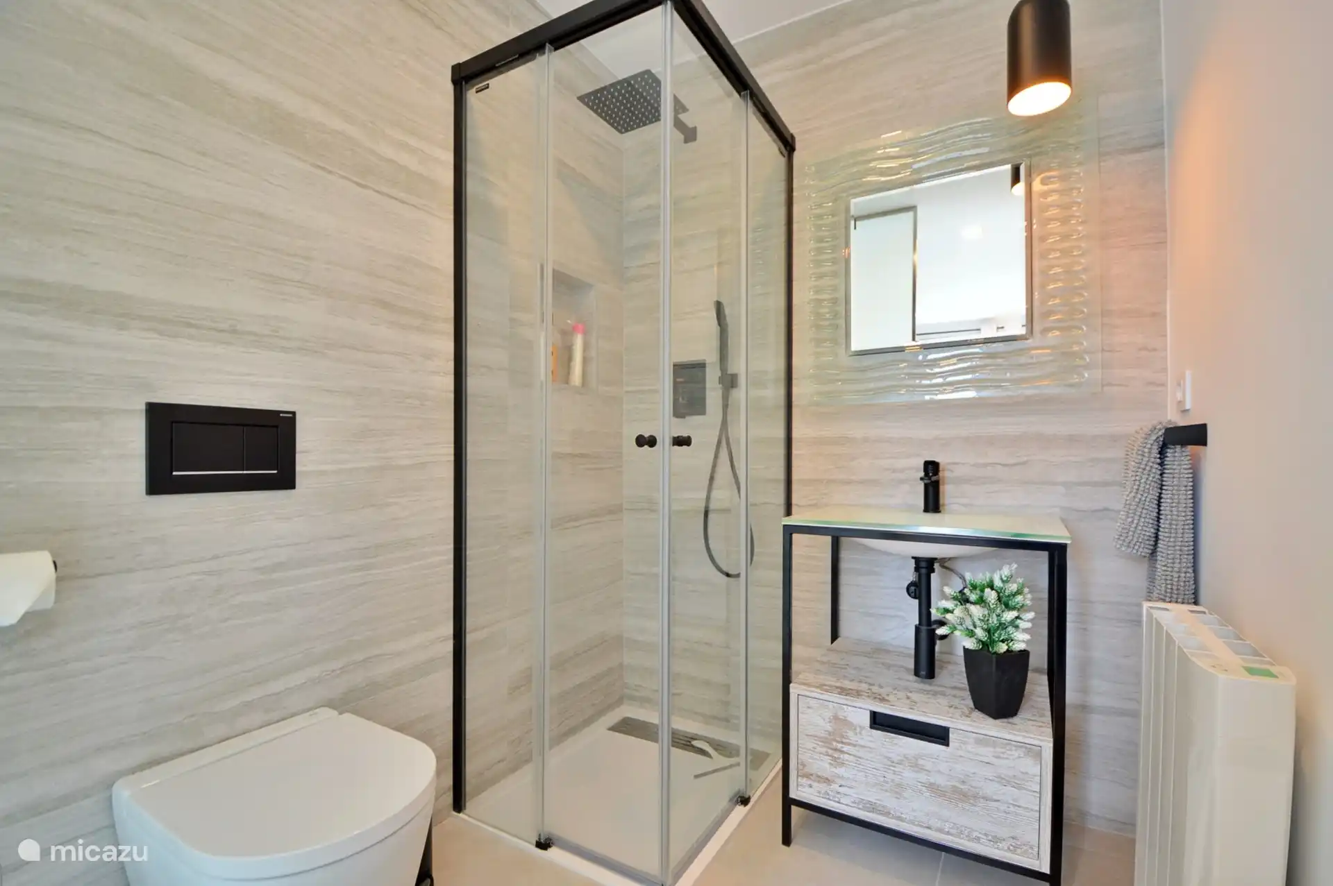 Dormitorio 3 Cuarto de baño con ducha 