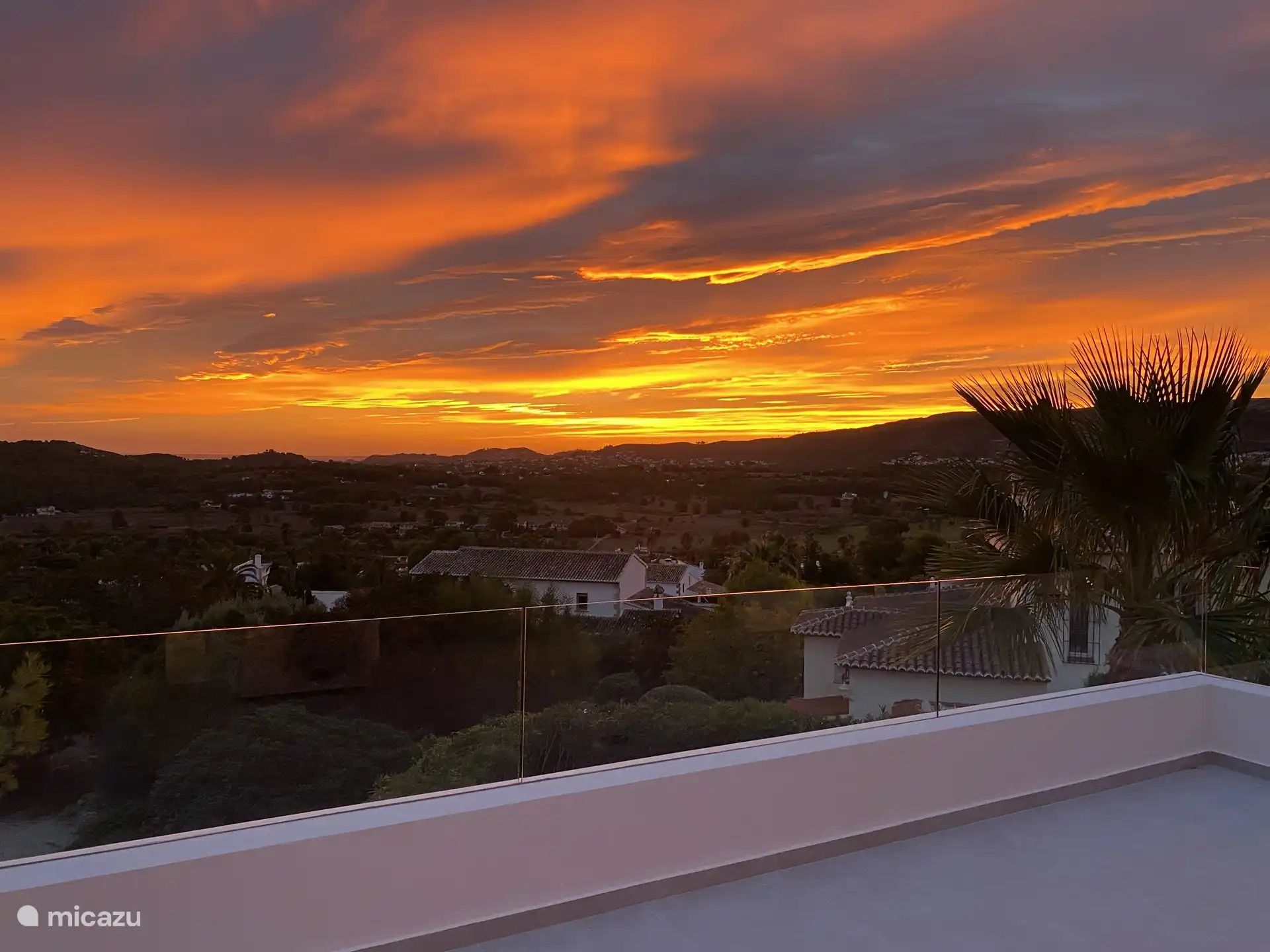 Puesta de sol desde la terraza 