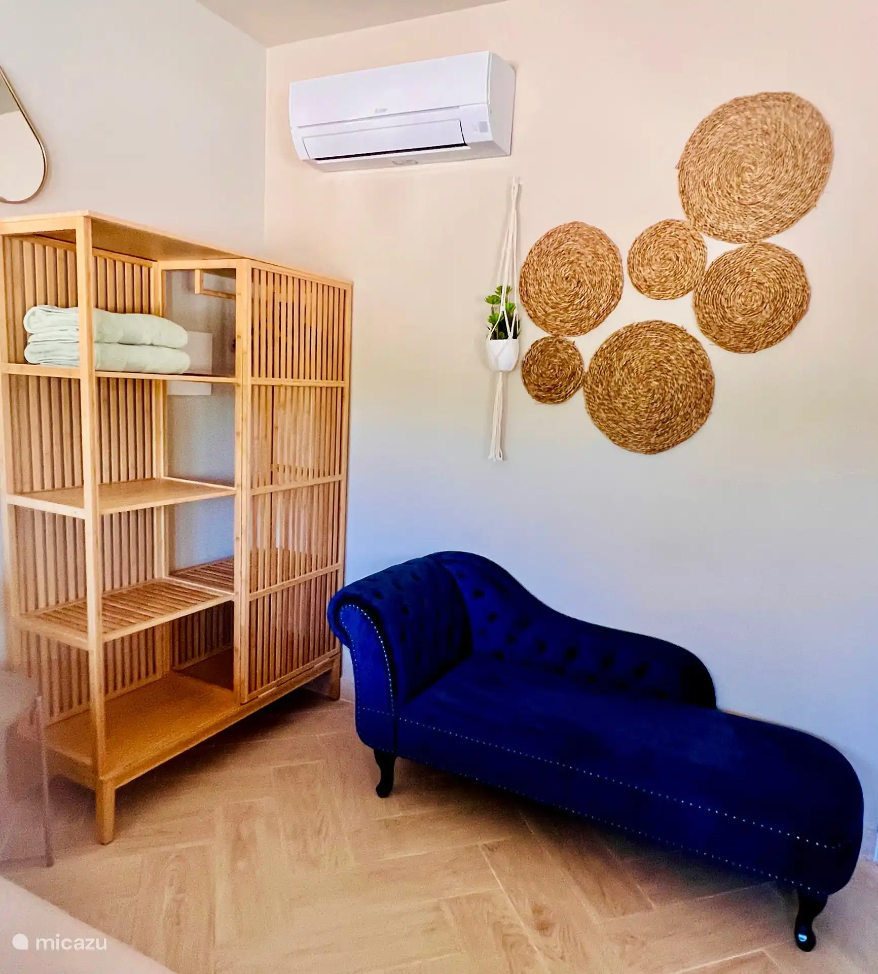 Armario y chaise longue