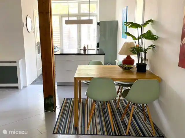 stadswoning huren in Nederland, Friesland, Franeker – Franeker Hûske dit is de openkeuken in het verlengde van de woonkamer