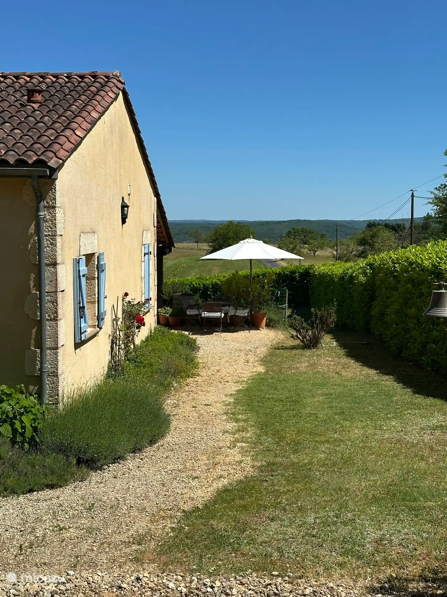 Vue latérale surplombant le vignoble 