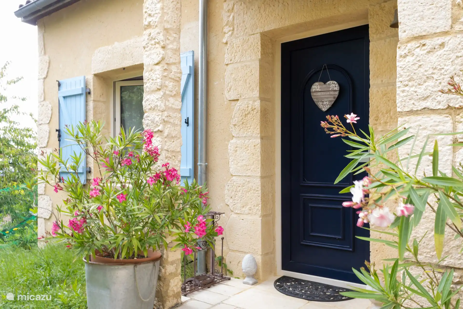 Porte d’entrée de la maison 