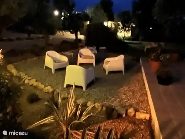 Location de Vacances Espagne, Valence, Pedralba, villa - Casa Pájaros Jardin le soir
