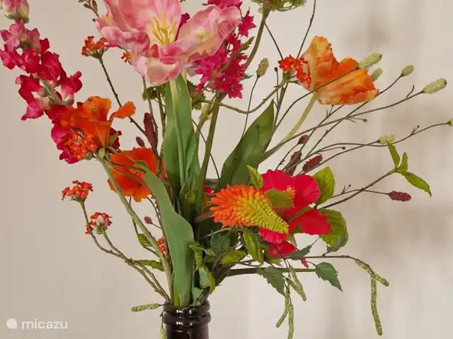 Bon Bista en Curazao, Bandabou (oeste), Barber - apartamento Siempre es agradable entrar: ¡un jarrón de flores!