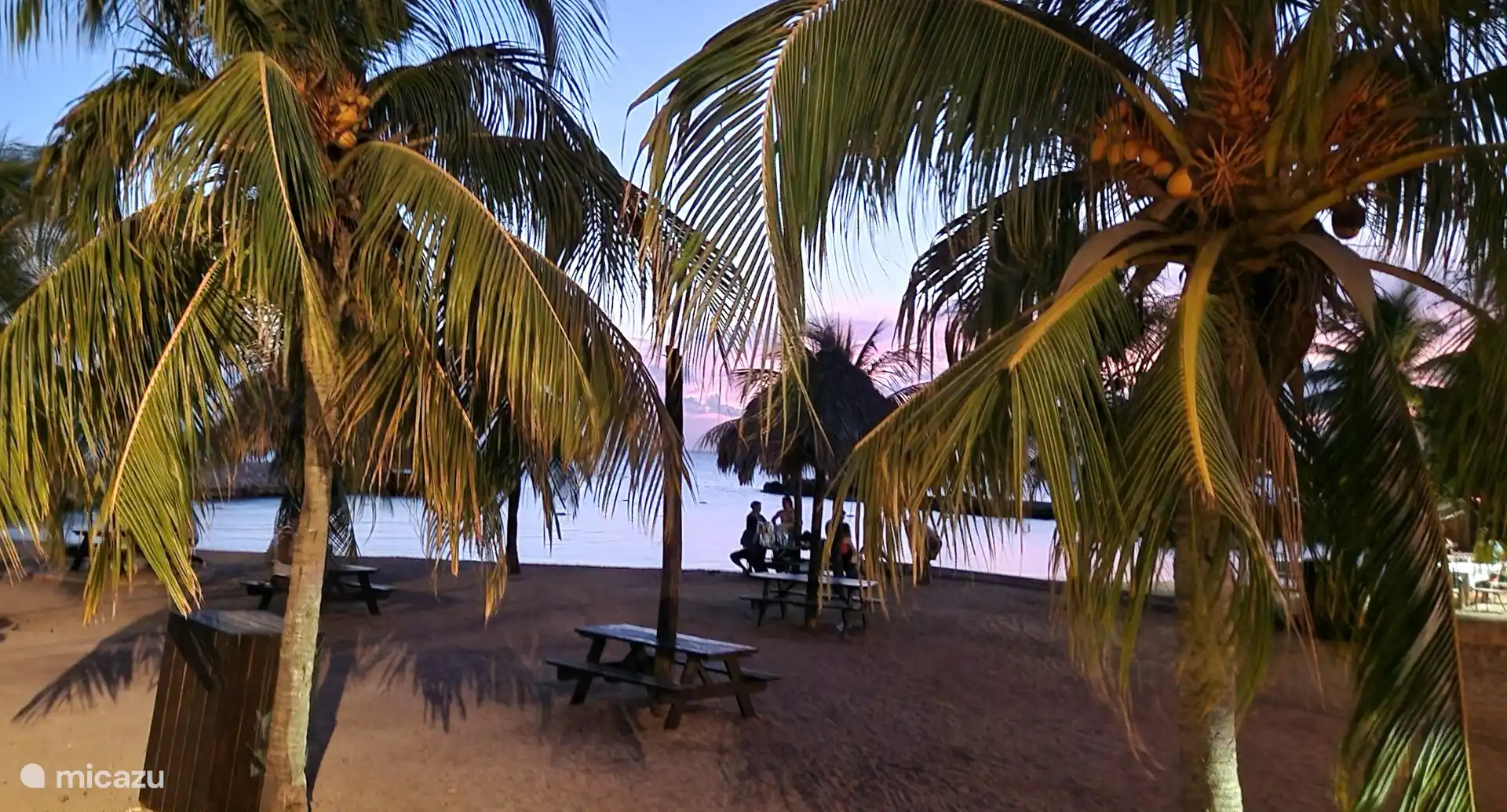 In der Nähe des Strandes Mambo.