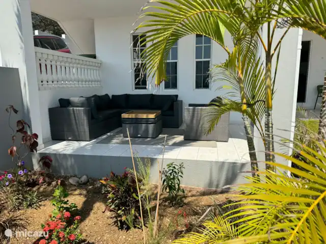 Bon Bista en Curazao, Bandabou (oeste), Barber - apartamento Después de un día fuera, puedes relajarte a la sombra y con el viento.