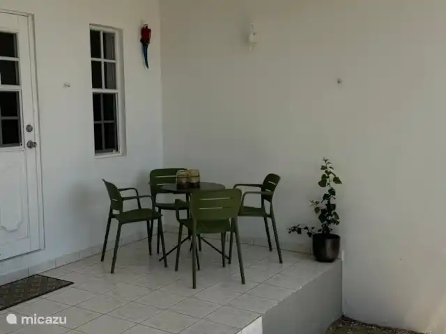 Bon Bista en Curazao, Bandabou (oeste), Barber - apartamento Al lado de la entrada del apartamento hay una sala de estar.