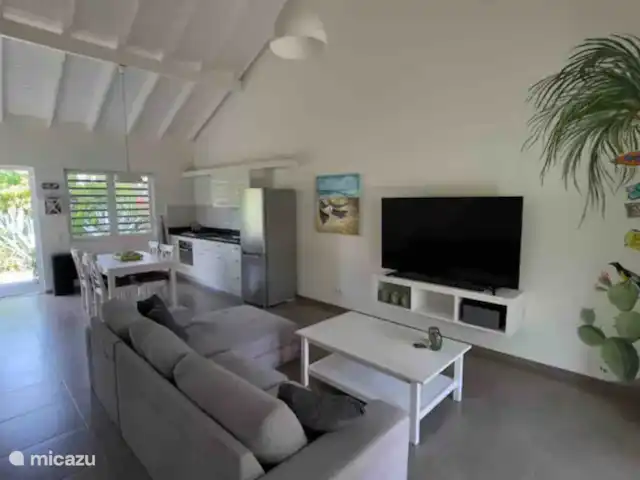The Ultimate Caribbean Experience | Curaçao, Curaçao-Centre, Sint Michiel - appartement Salon spacieux avec cuisine ouverte et salle à manger