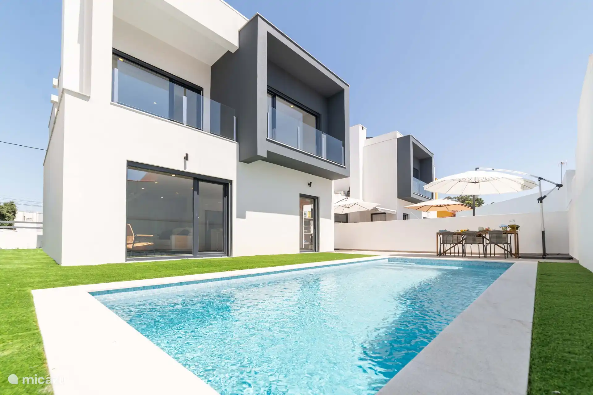 Villa Valerie  in Portugal, Lissabon Küste, Charneca da Caparica - villa