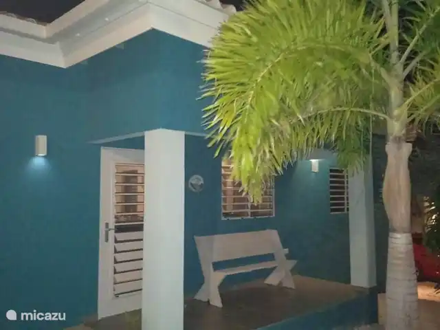 Villa Flamingo con piscina privada en Curazao, Bandabou (oeste), Fontein - villa Acogedora zona de estar en la parte delantera de la villa