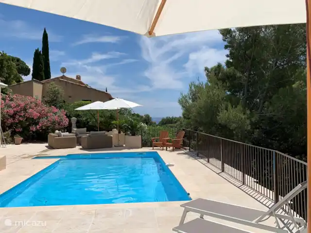 Villa Bougainvillea | France, Côte d'Azur, Les Issambres - villa Heerlijk zwembad van 8 x 4 met zeezicht vanaf het terras. De temperatuur is vanaf eind mei doorgaans 27 graden afhankelijk van het weer.