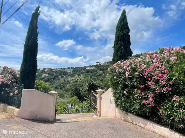 Villa Bougainvillea | France, Côte d'Azur, Les Issambres - villa entrée