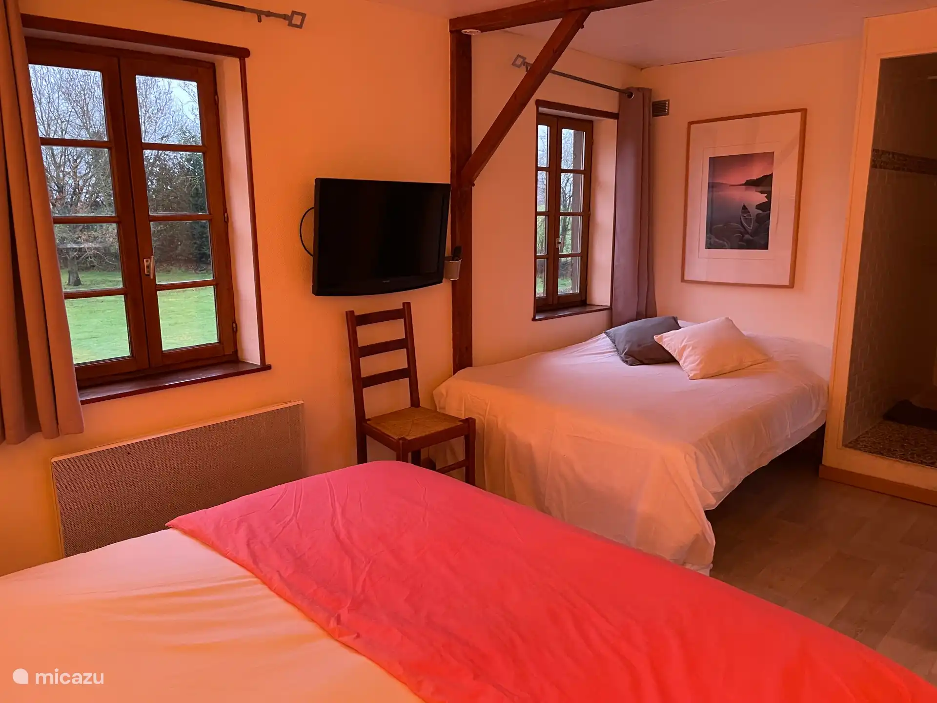 Zimmer mit zwei Doppelbetten