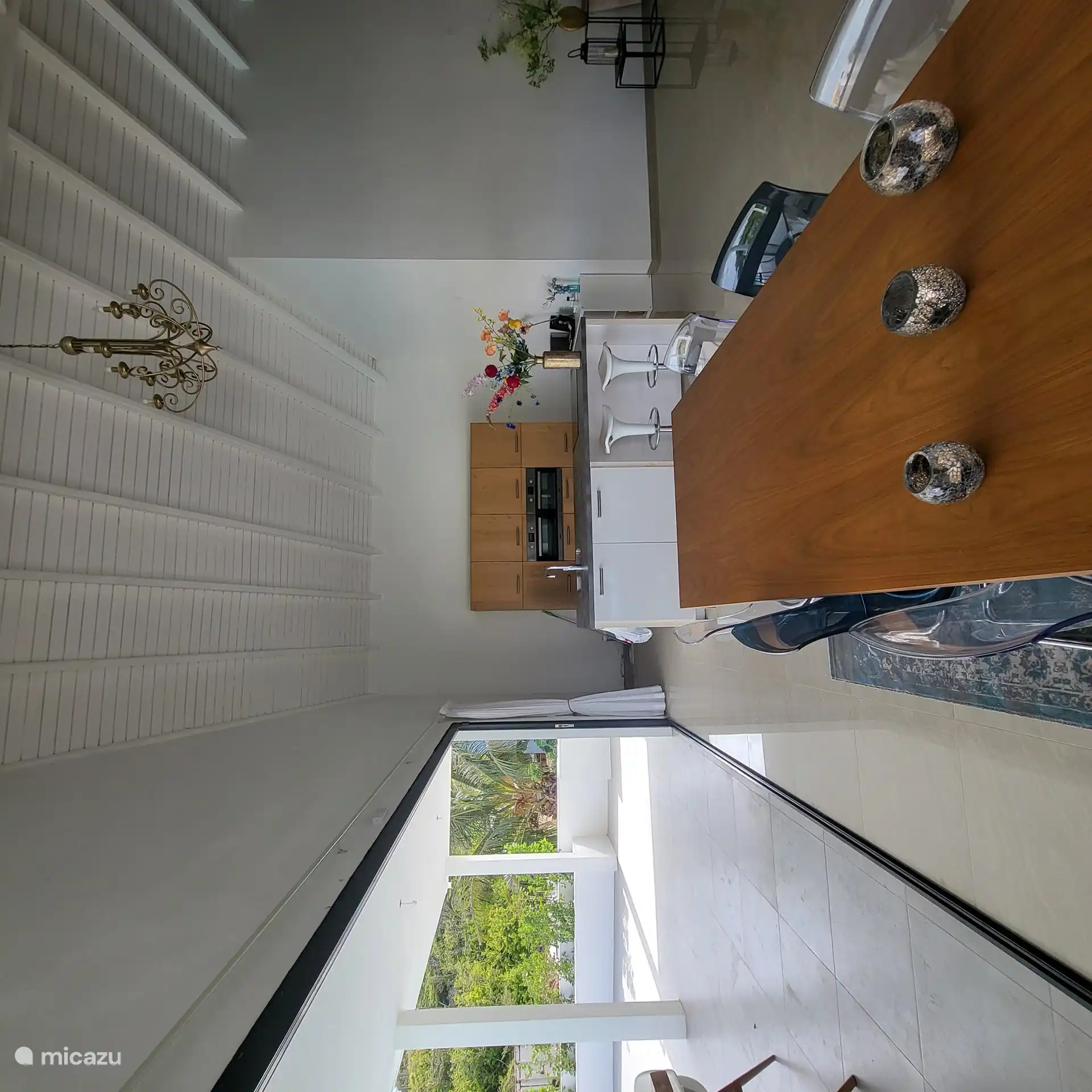 Dining room / open kitchen 